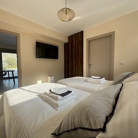 Topos Luxury Stay Heraion Loutraki  Exterior photo